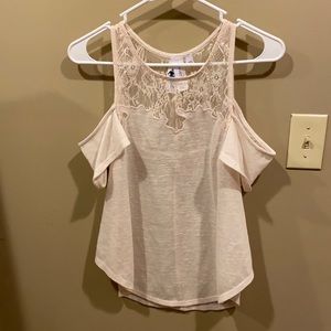 Cutoff shoulder summer shirt